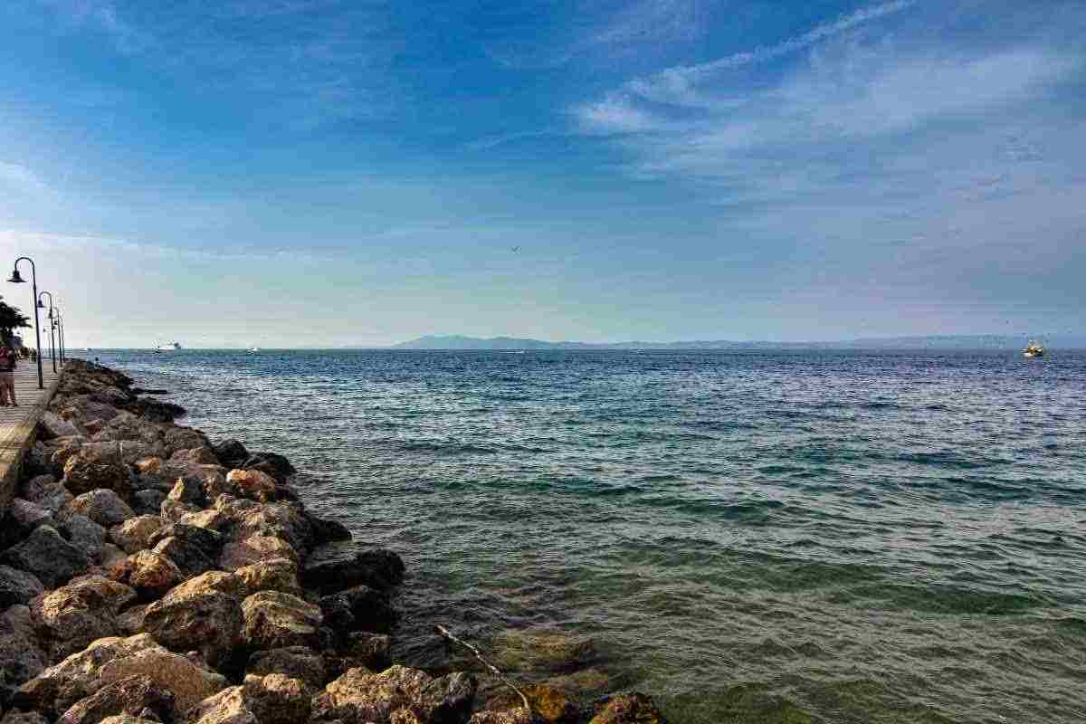 Fortificato e sul mare: questo è uno dei borghi più belli d'Europa