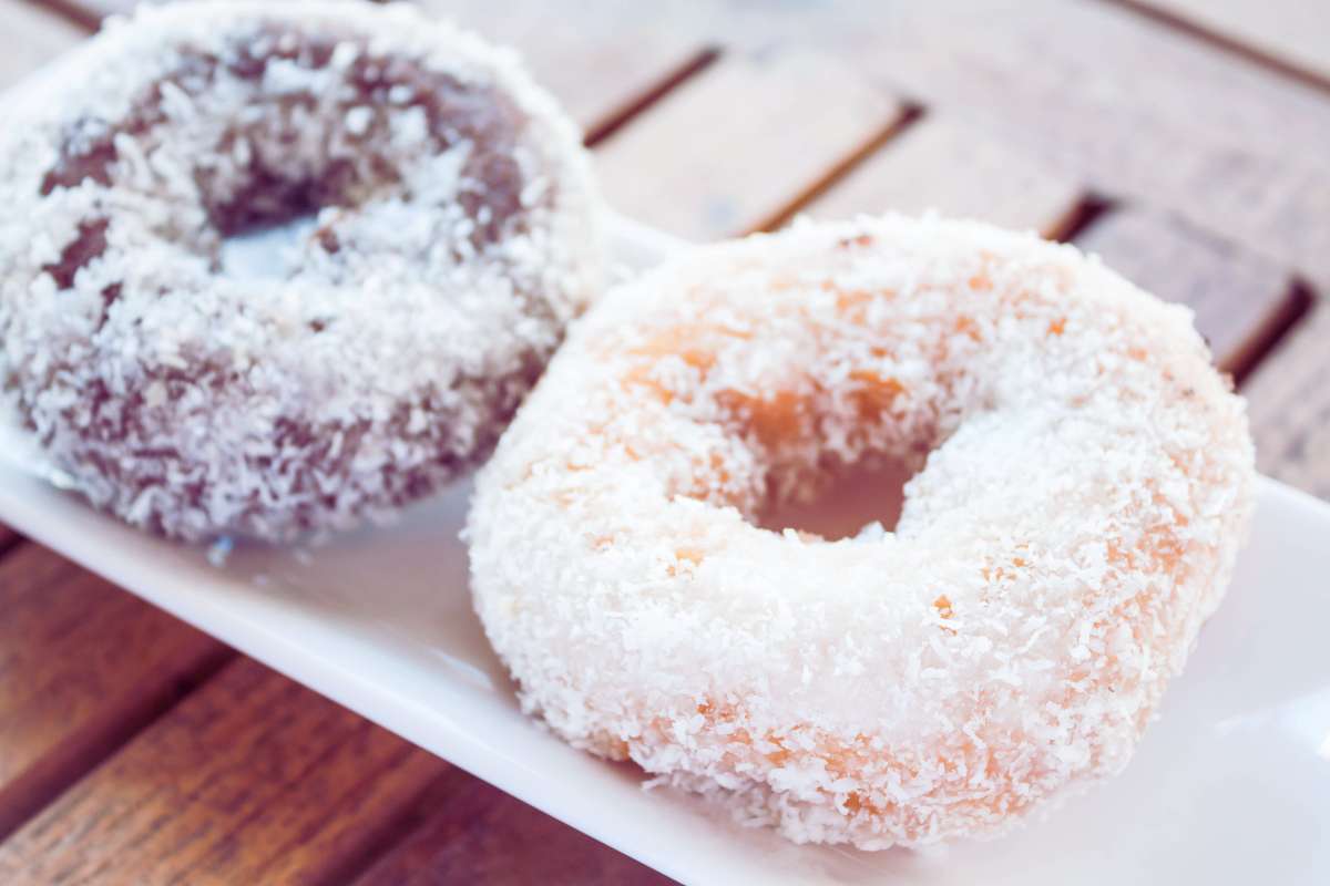 Ciambelle al cocco, soffici e light per una dieta senza compromessi