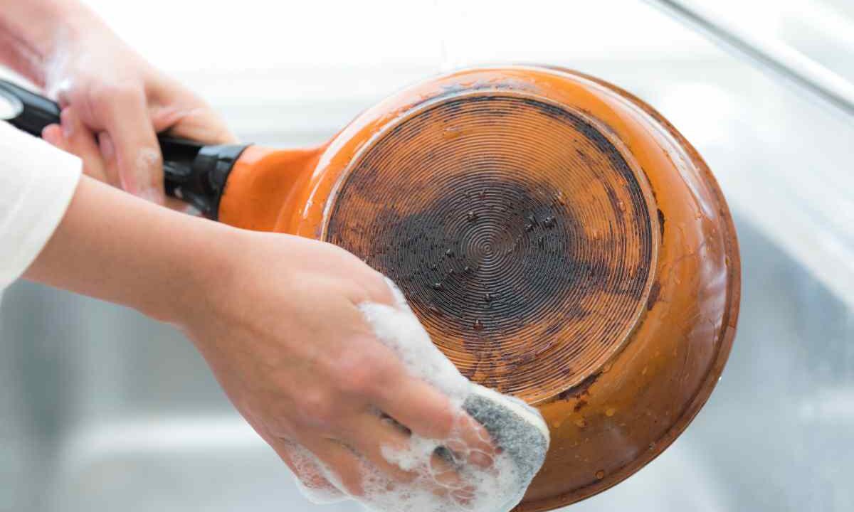 Hai in casa il rimedio segreto per le padelle incrostate