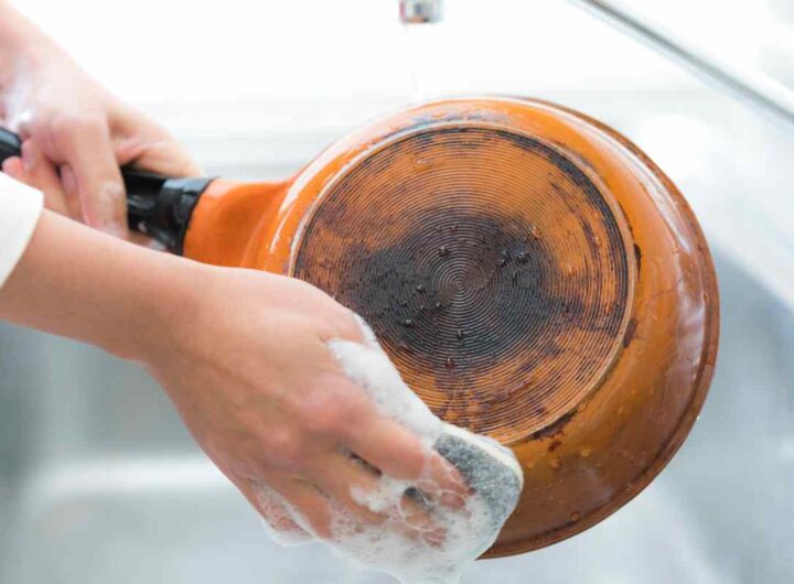 Hai in casa il rimedio segreto per le padelle incrostate